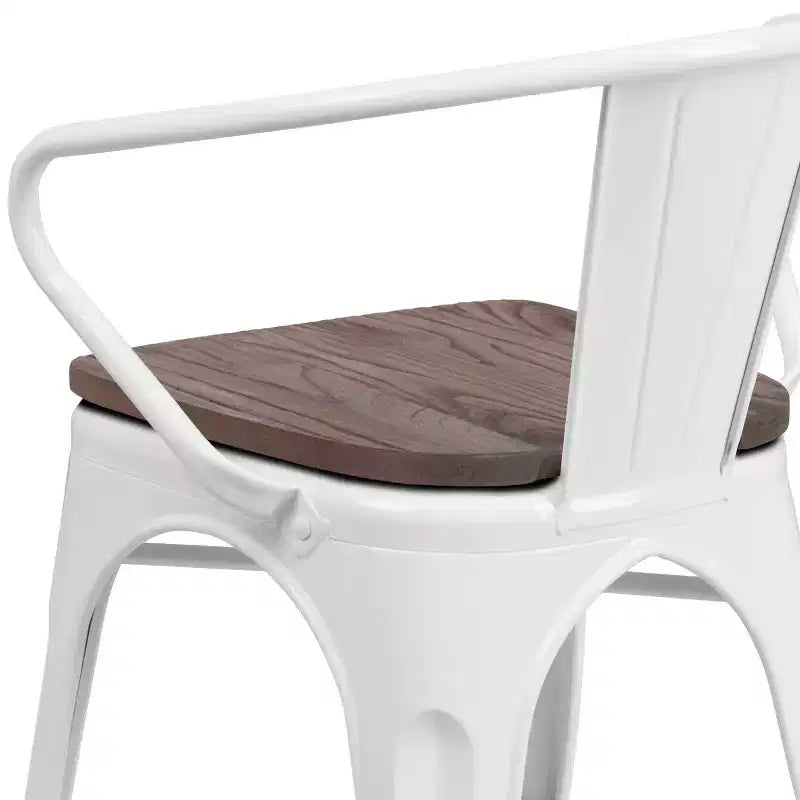 Sedia in metallo con sedile e braccioli in legno
